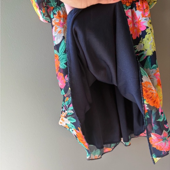 Seductions, size small, halter top, lined mini dress, bright floral pattern - Picture 2 of 5